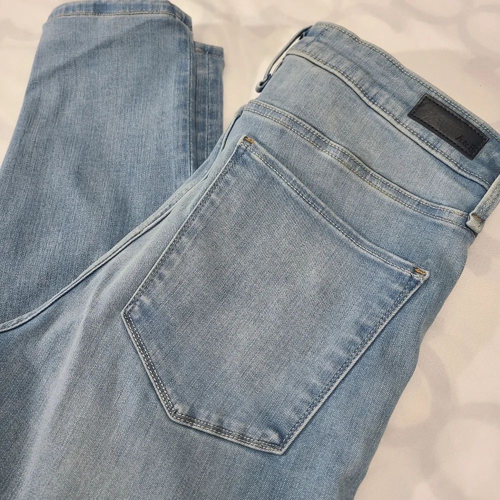 Abercrombie & Fitch‎ High Rise Super Skinny NWT Size 8 Short